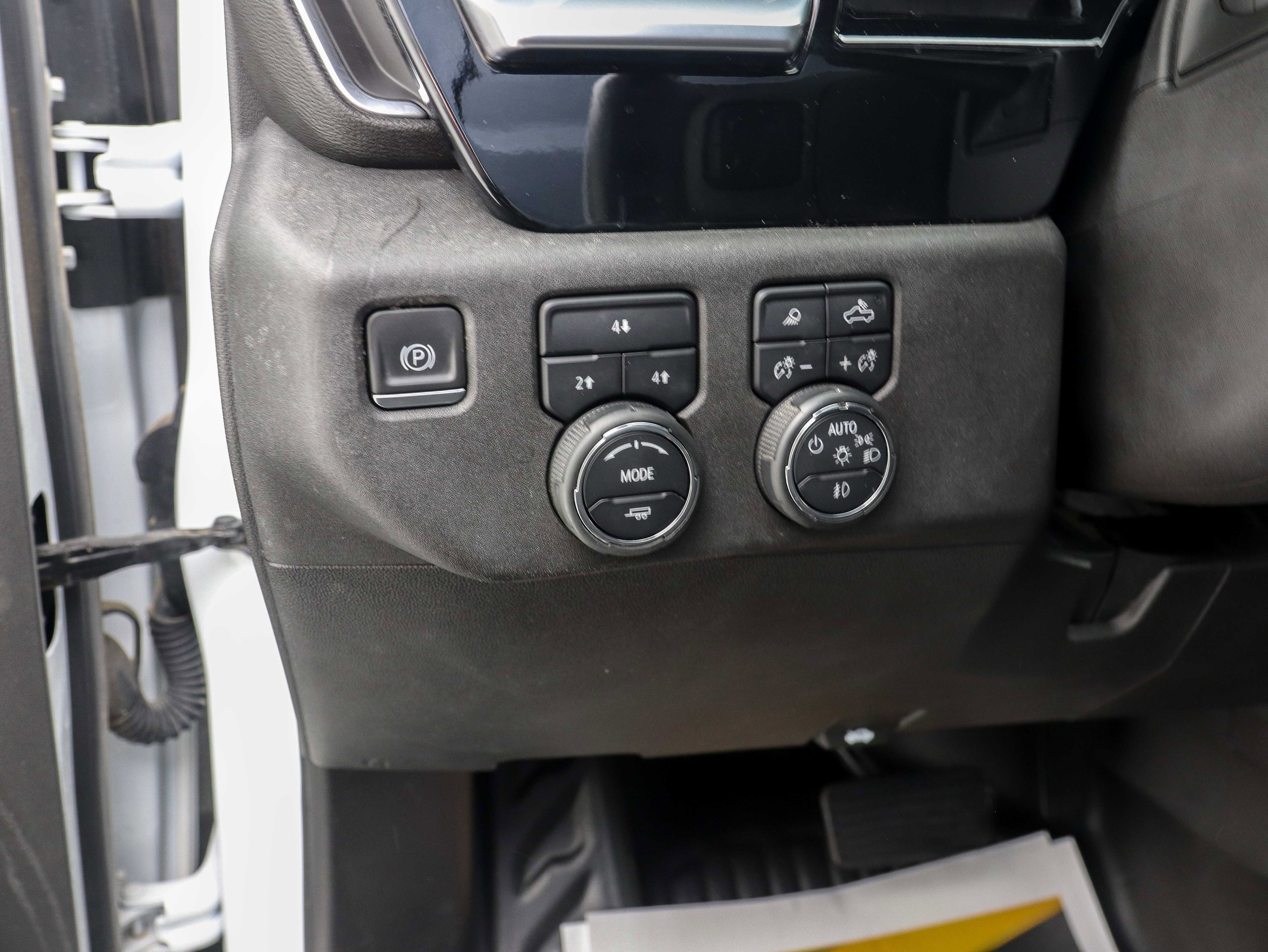 Used 2024 Chevrolet Silverado 2500 LT w/ Convenience Package image 27
