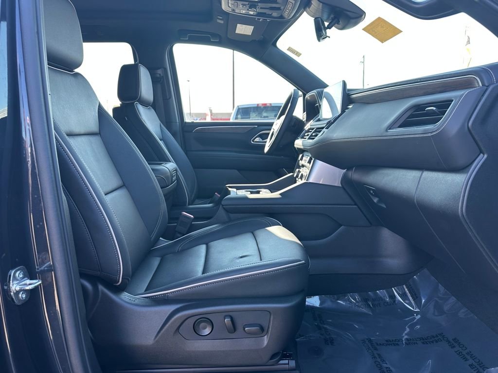 Used 2024 Chevrolet Tahoe Premier w/ Premium Package image 28