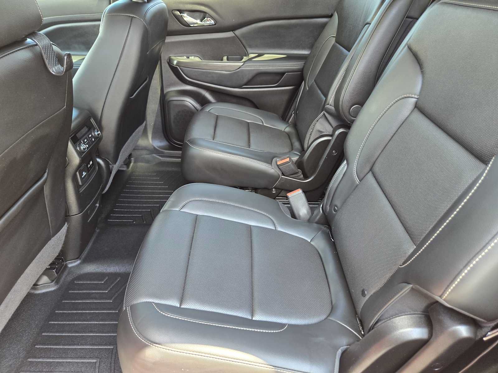 Certified 2023 GMC Acadia SLT w/ Elevation Edition FWD image 30