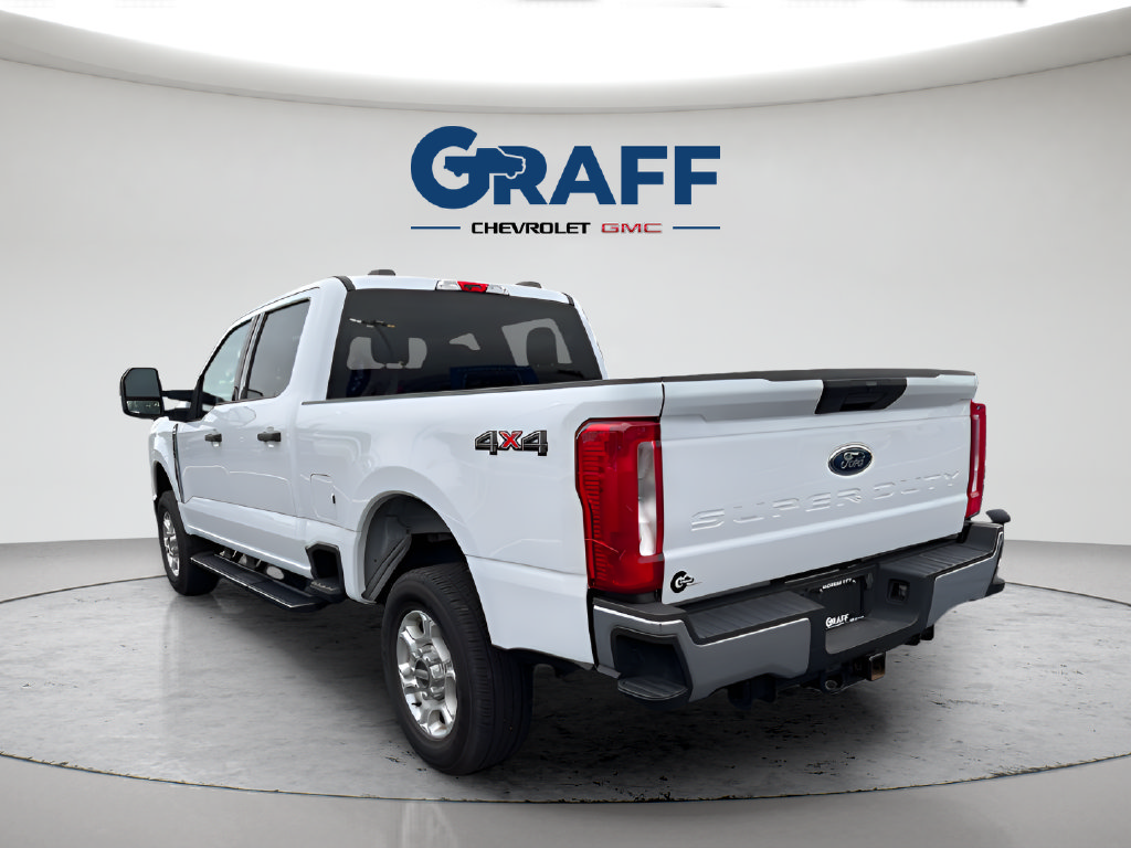 Used 2025 Ford F250 XLT AWD/4WD image 3