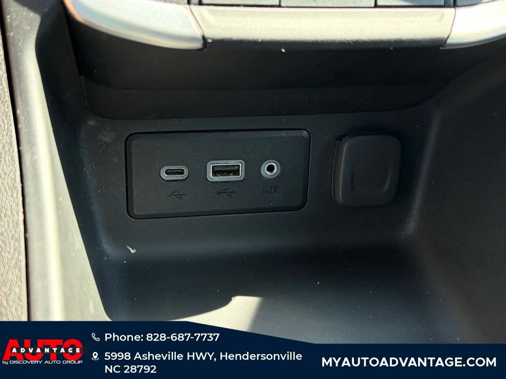 Used 2024 GMC Terrain SLE AWD/4WD image 18