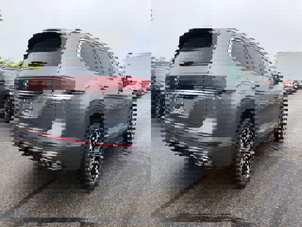 New 2025 Volkswagen Atlas SEL Premium R-Line image 6