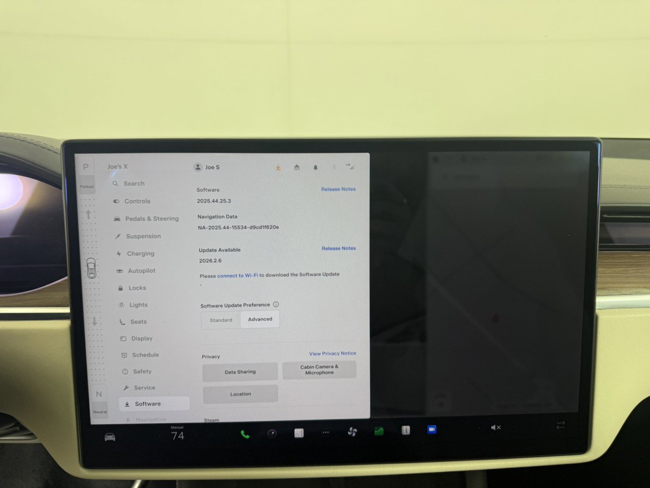 Used 2022 Tesla Model X image 19