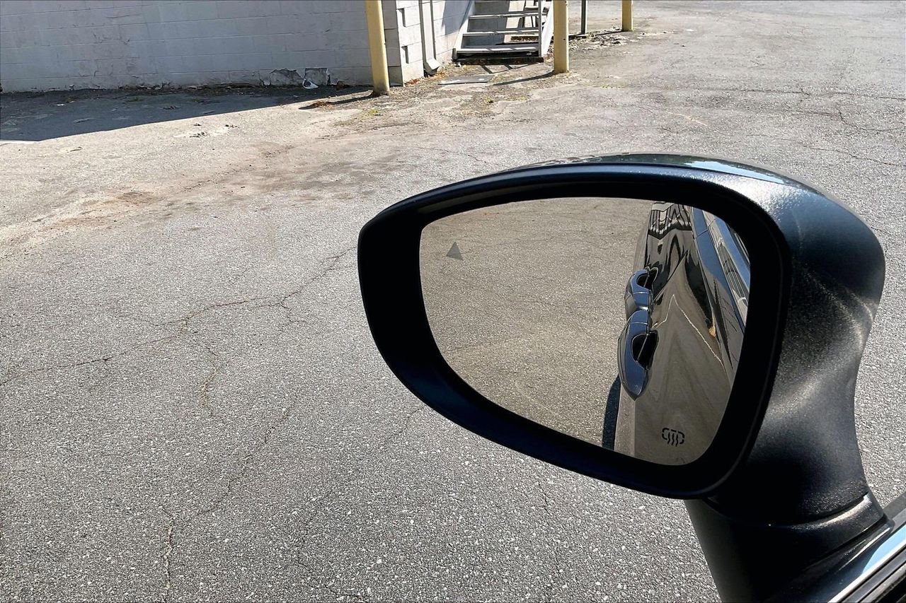 Certified 2023 Chrysler Pacifica Touring-L FWD image 29