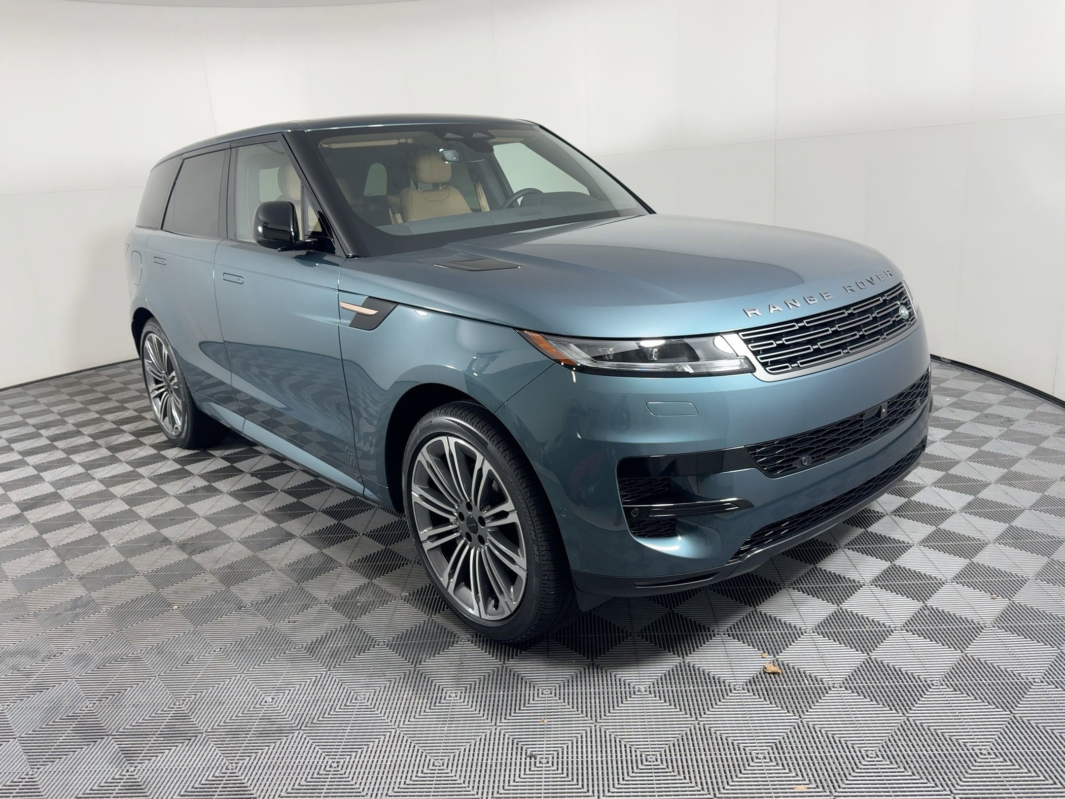 New 2026 Land Rover Range Rover Sport SE image 8
