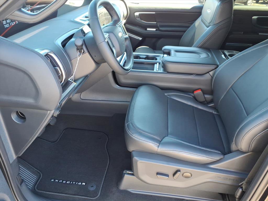 New 2025 Ford Expedition Platinum w/ Stealth Performance Package image 7