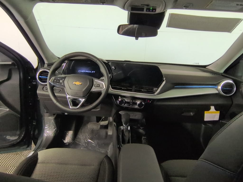 New 2026 Chevrolet Trax LT w/ Driver Confidence Package FWD image 11