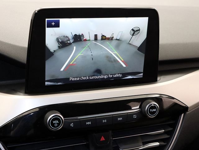 Used 2021 Ford Escape SE image 17