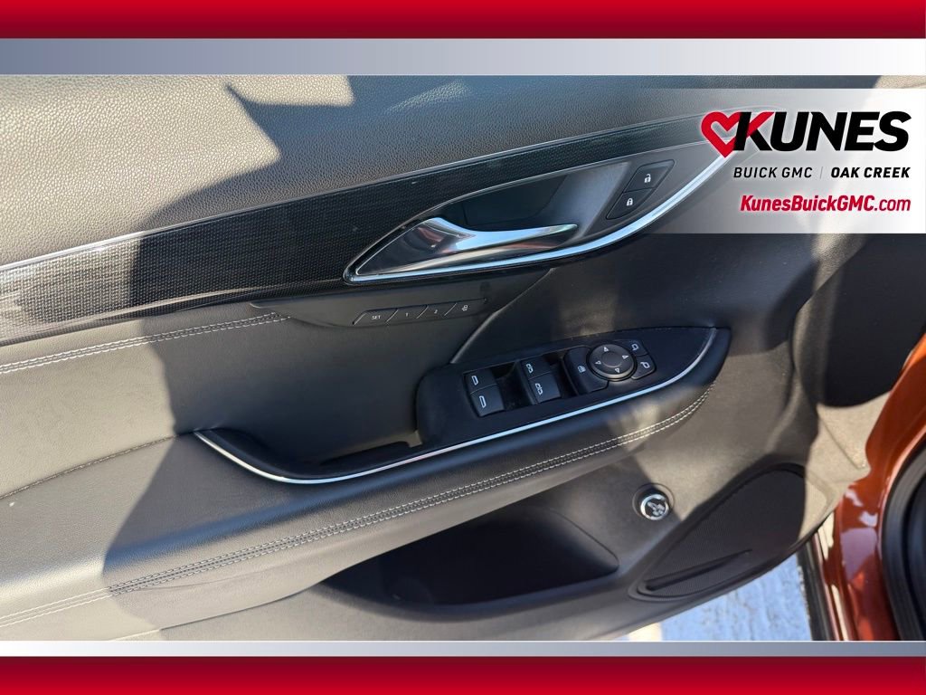 Used 2021 Buick Envision Essence image 8