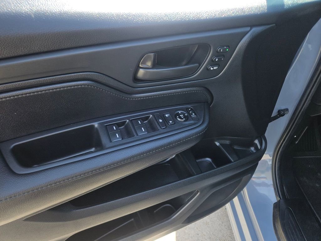 Used 2025 Honda Odyssey Sport-L image 15