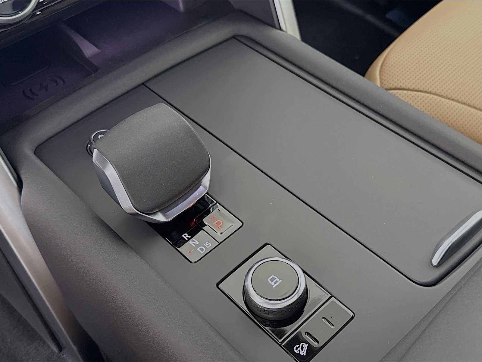 New 2025 Land Rover Discovery Dynamic SE AWD/4WD image 17