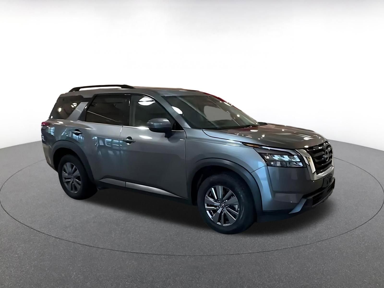 Used 2025 Nissan Pathfinder SV FWD video 2