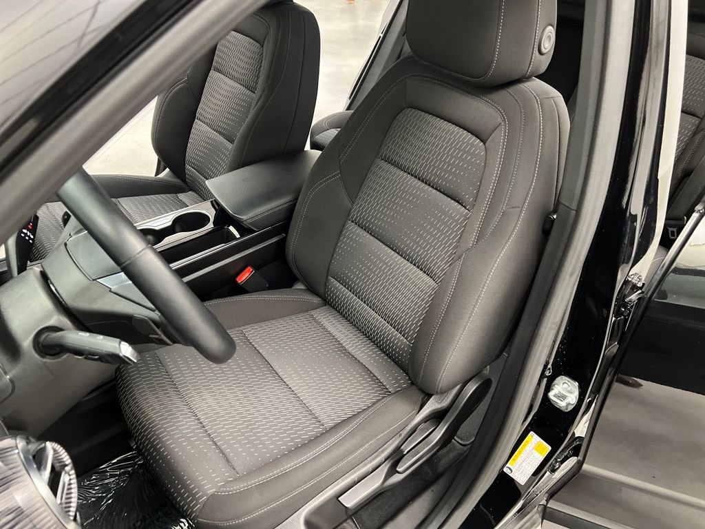 Used 2025 Chevrolet Equinox LT image 9