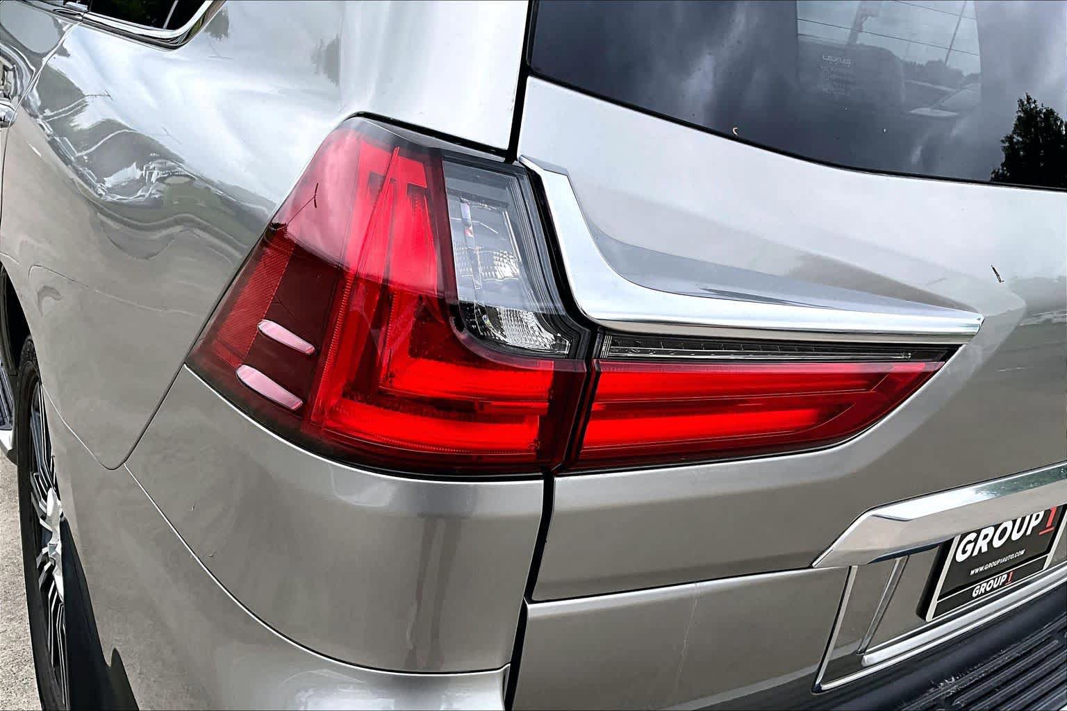 Used 2020 Lexus LX 570 4WD w/ Luxury Package image 26