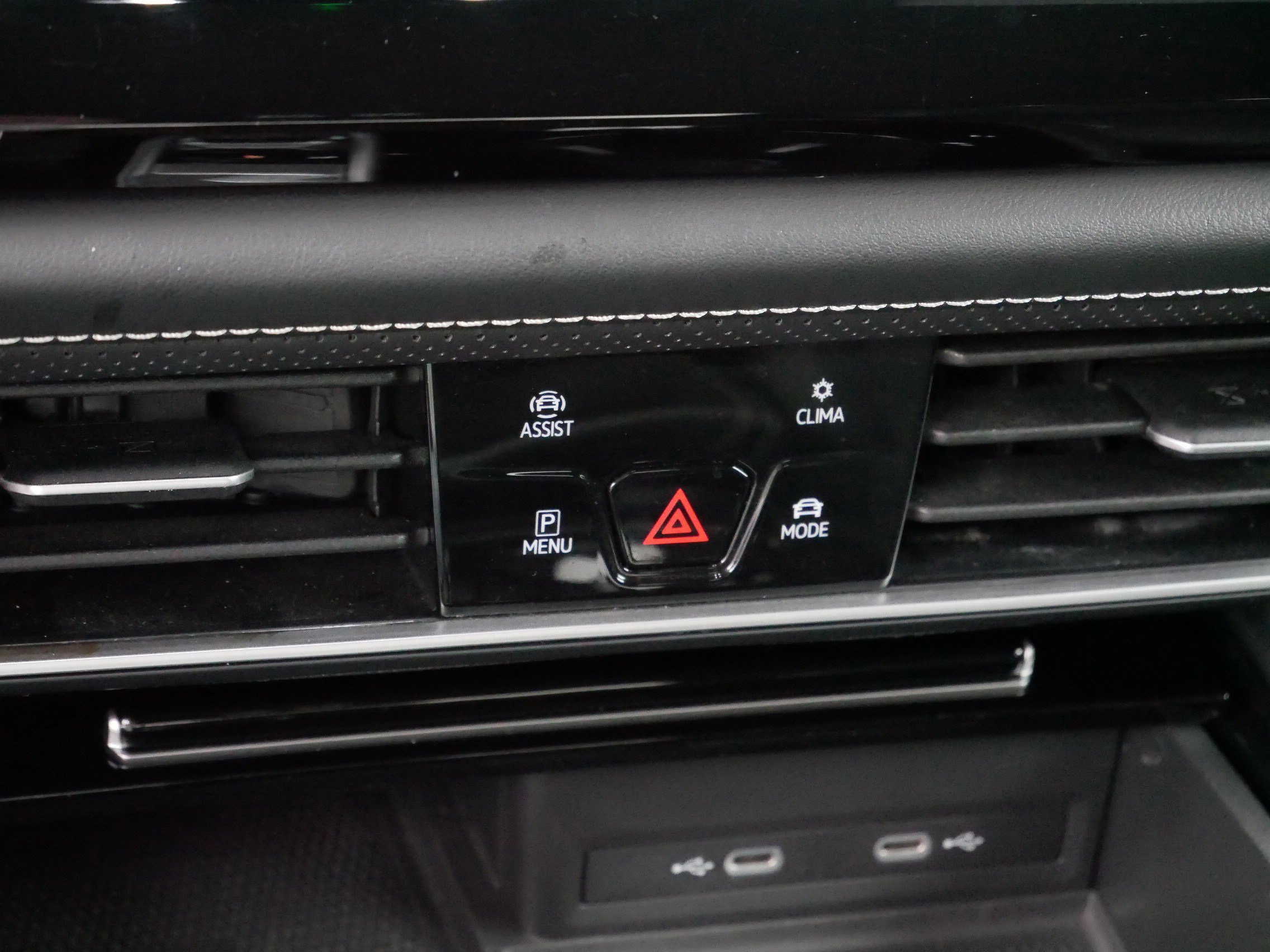 Certified 2024 Volkswagen Atlas SE image 23