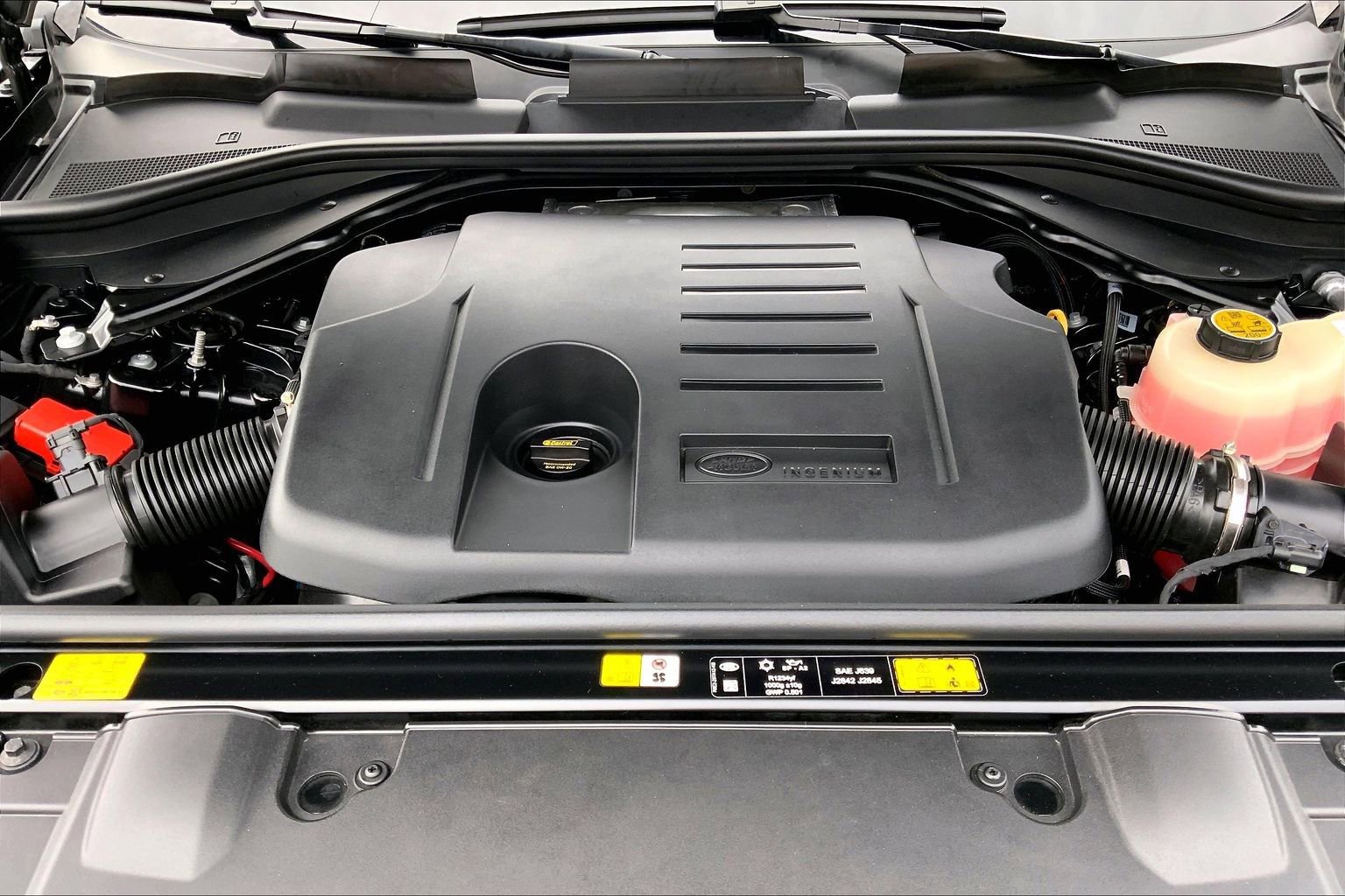 Used 2025 Land Rover Range Rover SE image 29