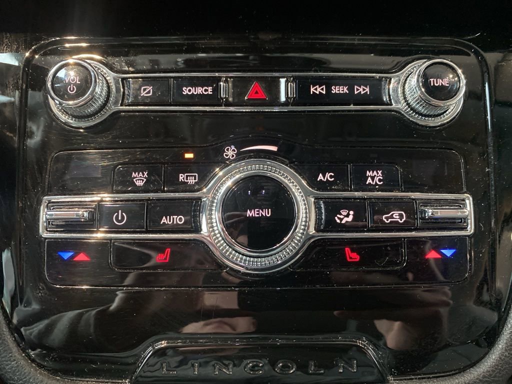 Used 2020 Lincoln Corsair Standard w/ Premium Package image 16