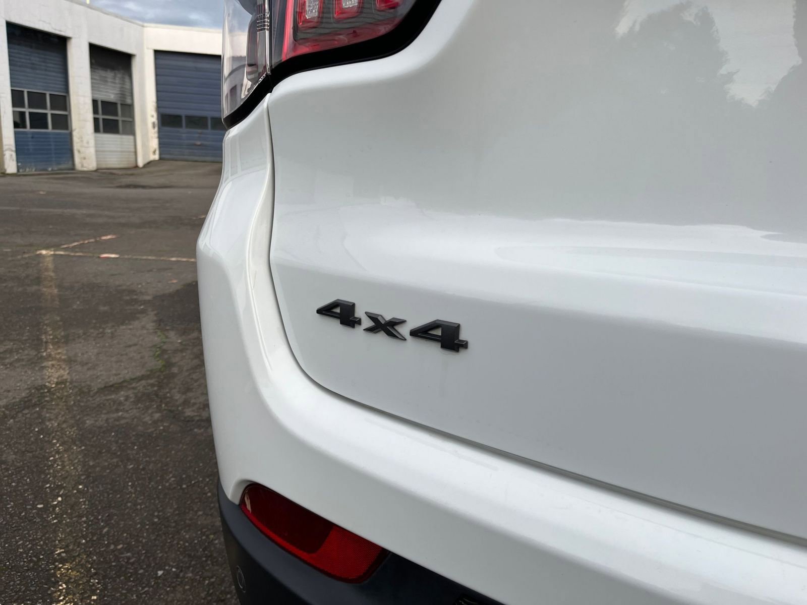 Used 2025 Jeep Compass Trailhawk w/ Trailer Tow Group image 17