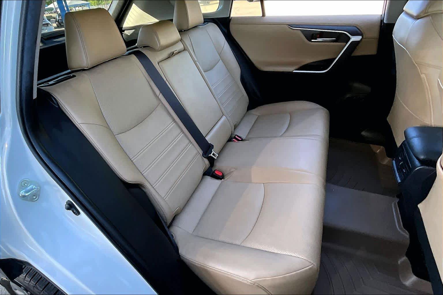 Used 2019 Toyota RAV4 Limited w/ Cold Weather Package AWD/4WD image 20