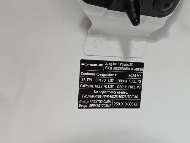 Used 2024 Porsche Macan image 28