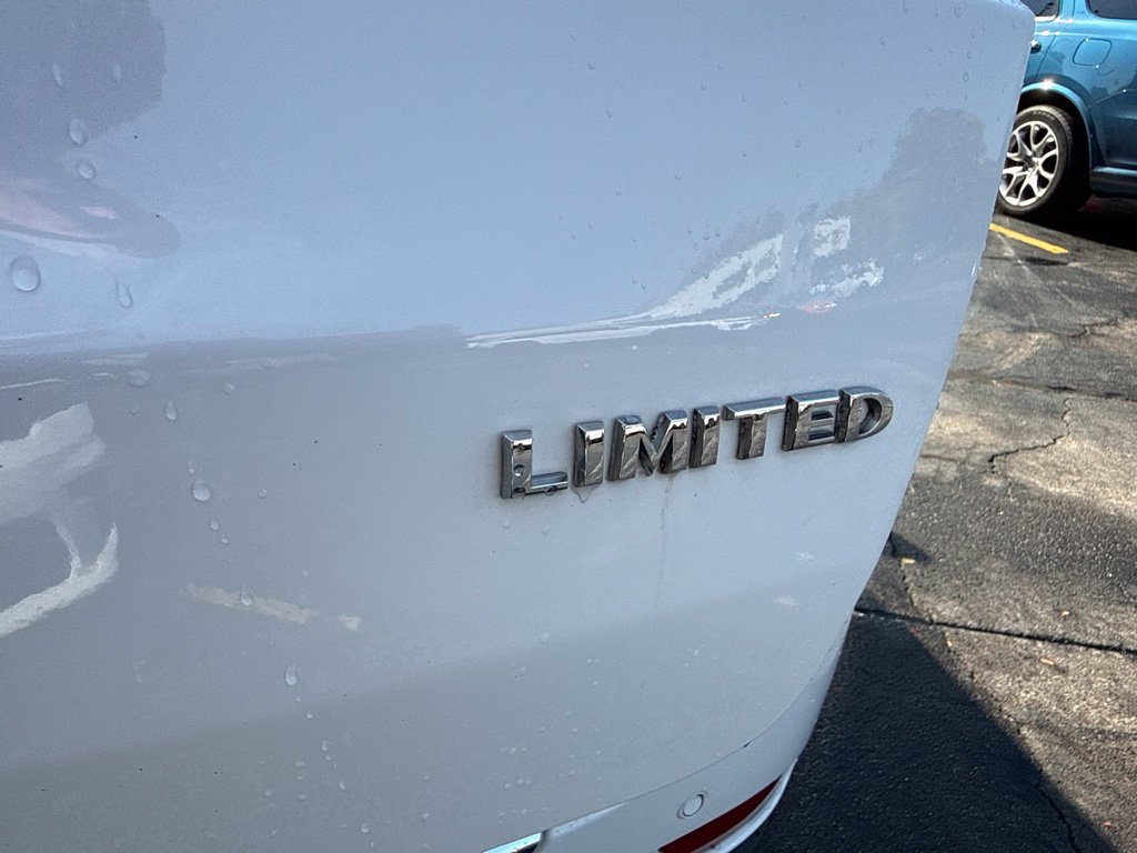 Used 2019 Jeep Grand Cherokee Limited AWD/4WD image 16