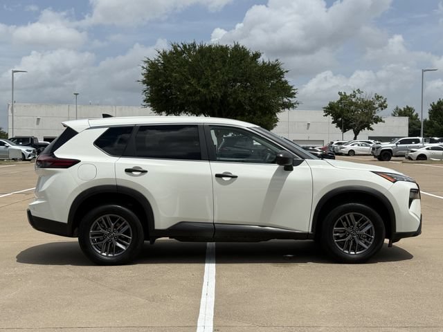 Used 2024 Nissan Rogue S AWD/4WD image 3