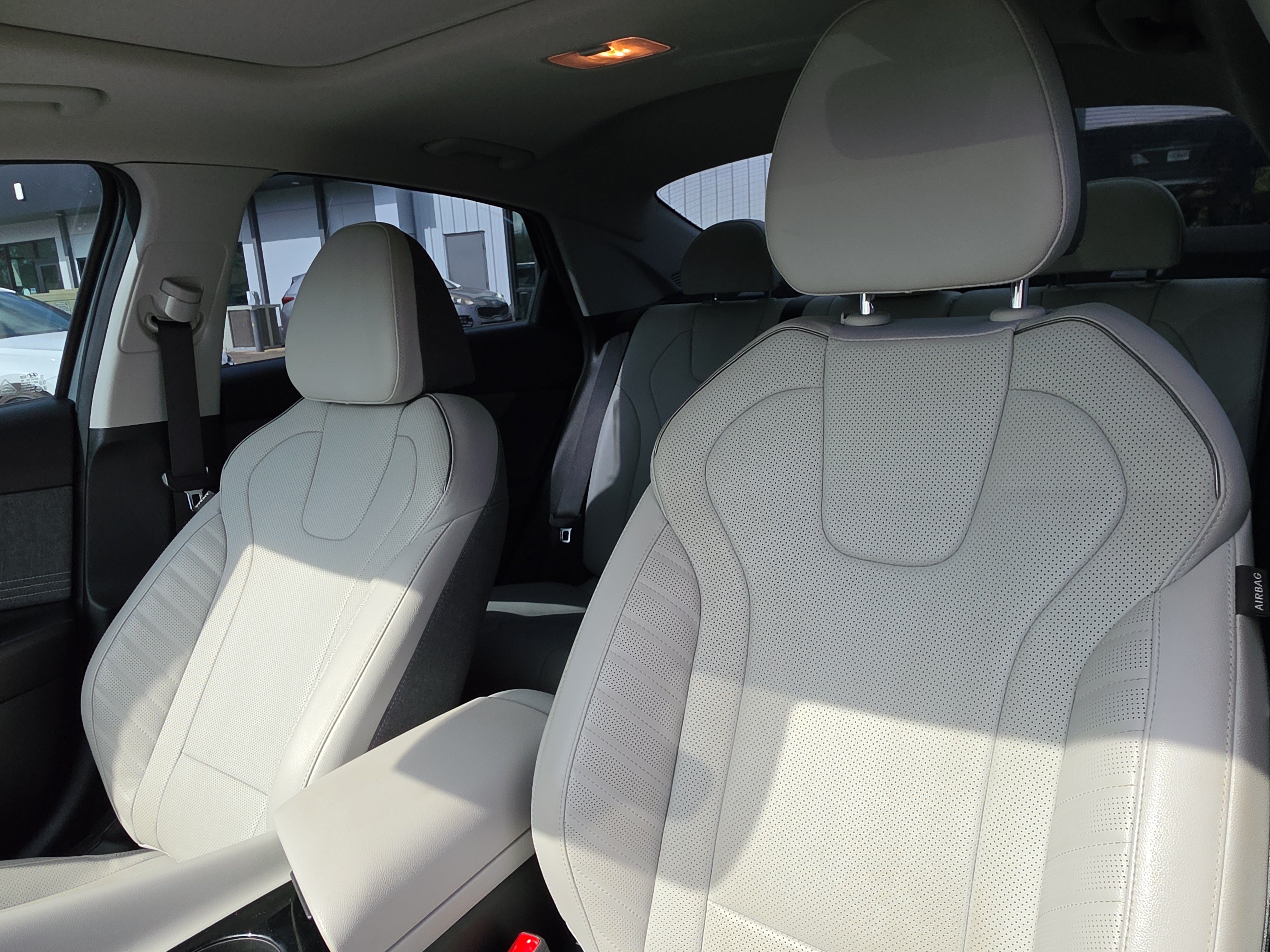 Used 2022 Hyundai Elantra Limited FWD image 20