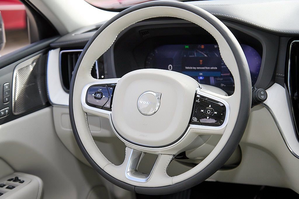 New 2026 Volvo XC60 B5 Ultra w/ Protection Package Premier image 26