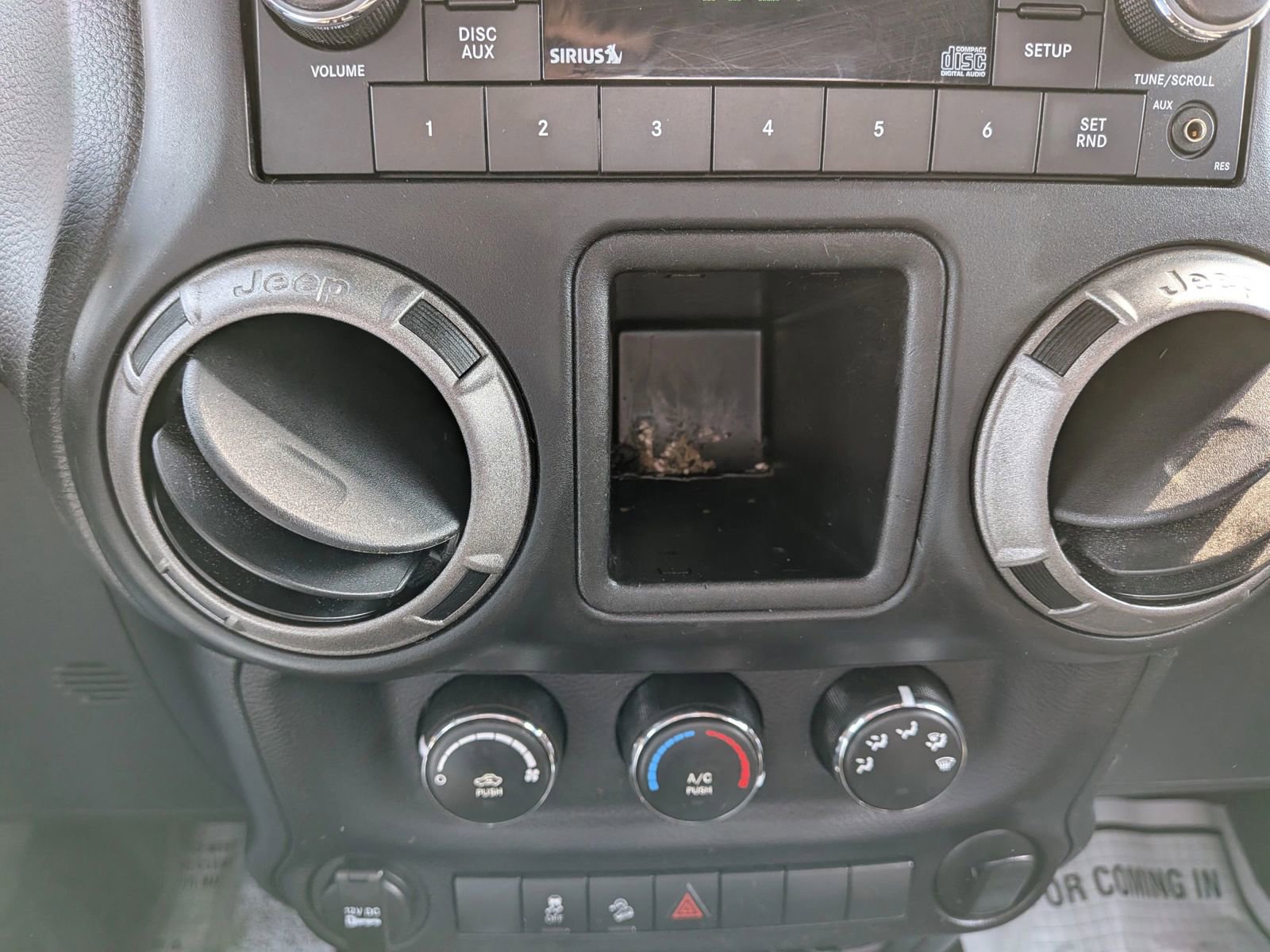 Used 2016 Jeep Wrangler Sport w/ Connectivity Group image 41