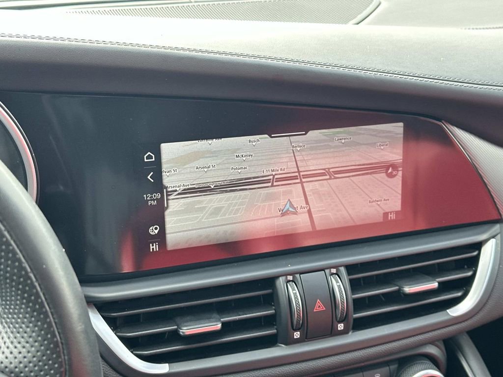 Used 2022 Alfa Romeo Giulia Veloce image 31