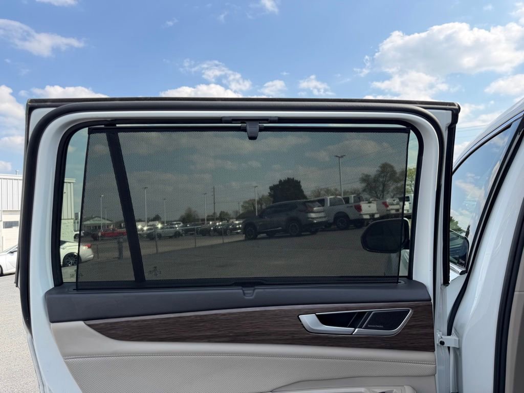 Used 2024 Volkswagen Atlas SEL Premium R-Line image 18