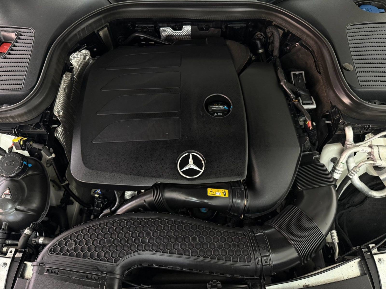 Used 2021 Mercedes-Benz GLC 300 4MATIC Coupe image 32