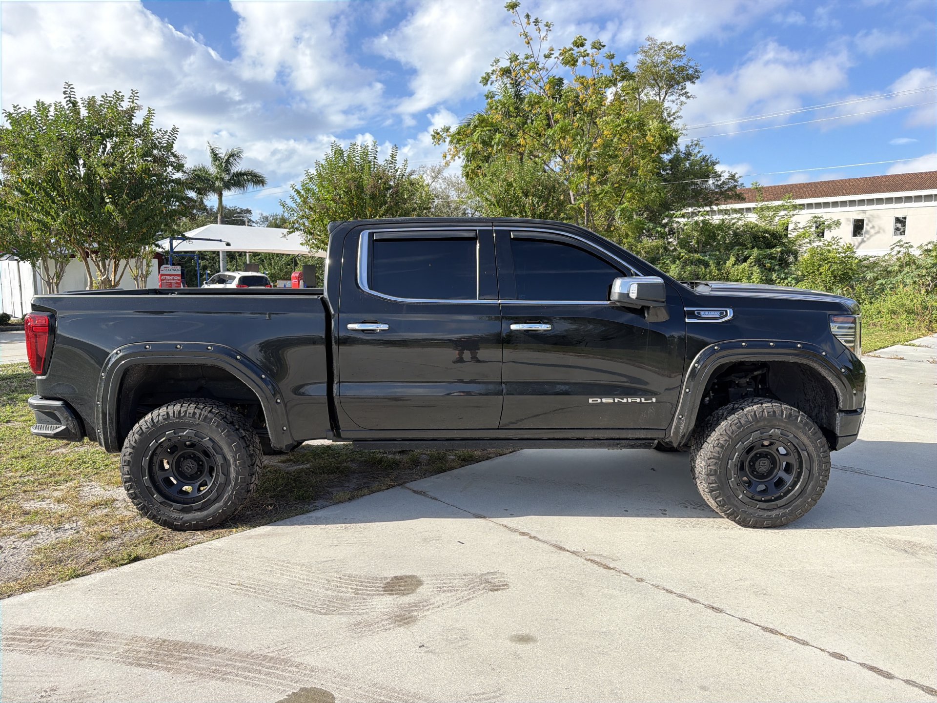 Used 2022 GMC Sierra 1500 Denali AWD/4WD image 3