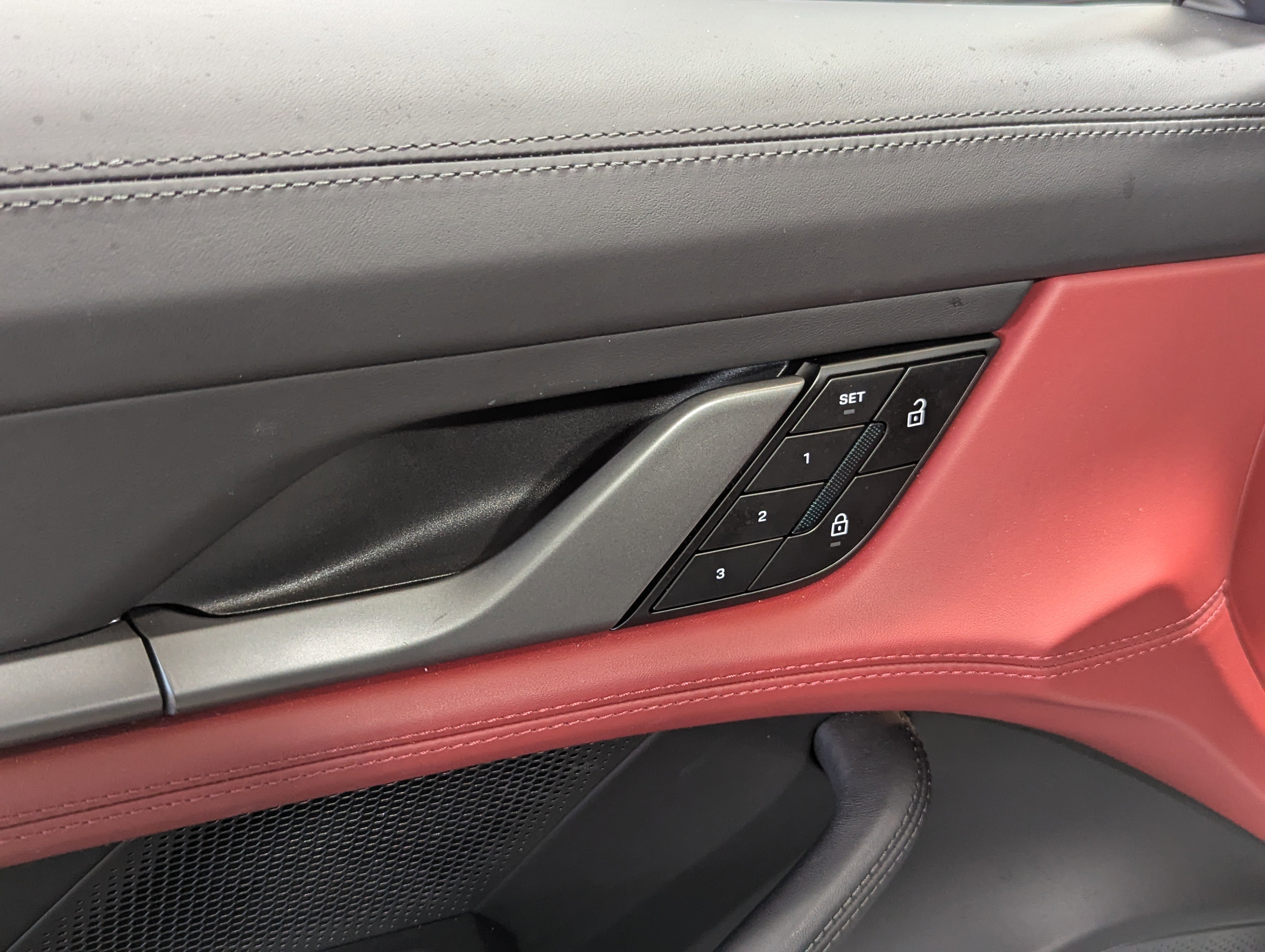 Used 2025 Porsche Taycan 4S image 27