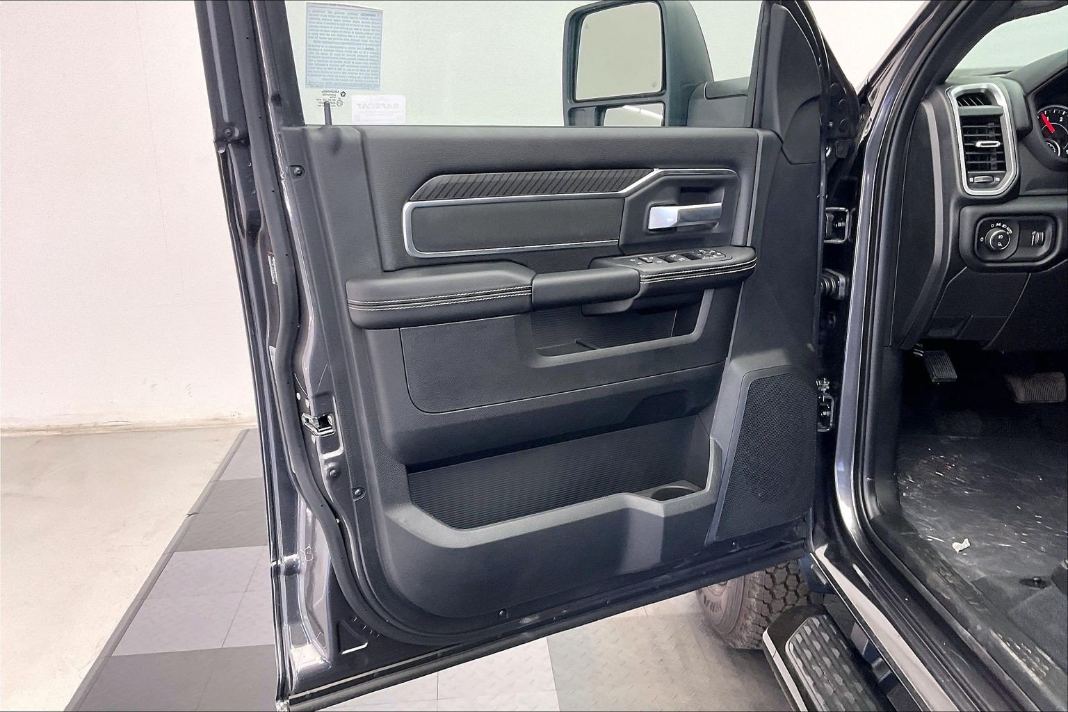 New 2026 RAM 3500 Big Horn AWD/4WD image 11