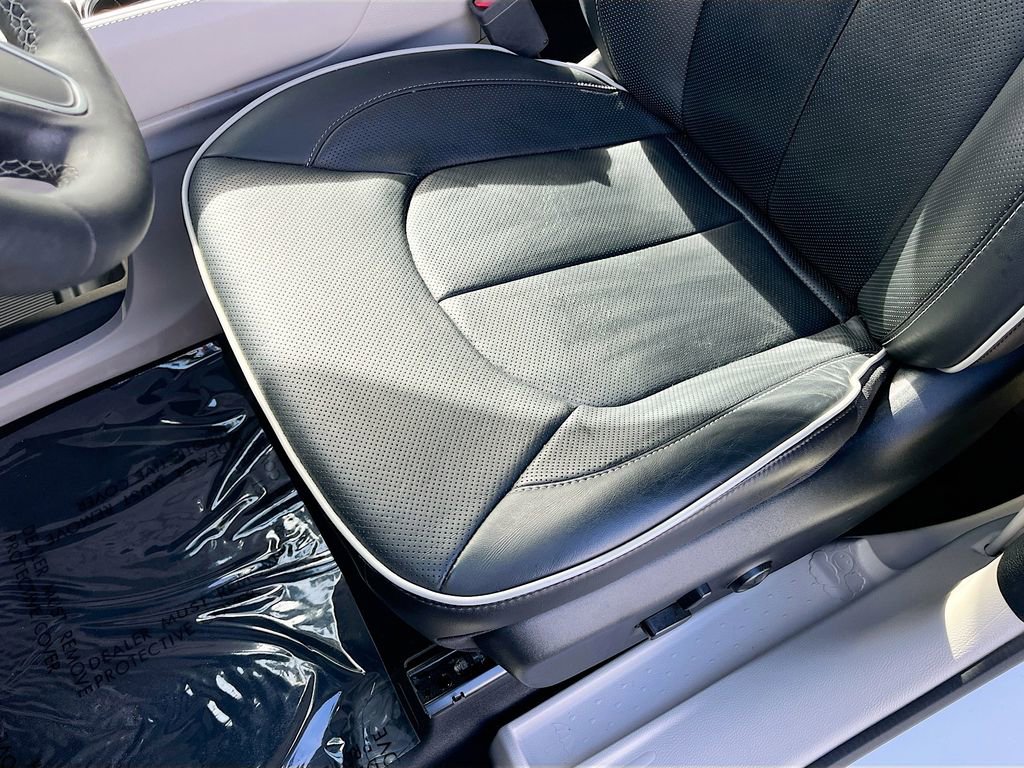 Certified 2022 Chrysler Pacifica Limited image 20