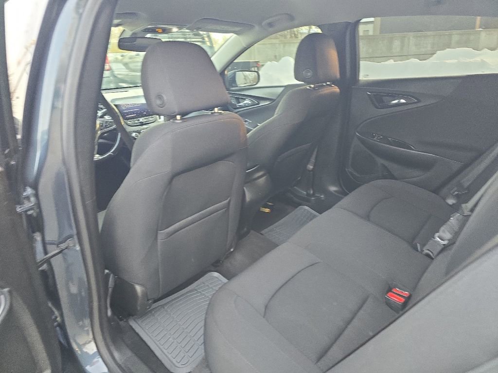 Used 2021 Chevrolet Malibu RS image 16