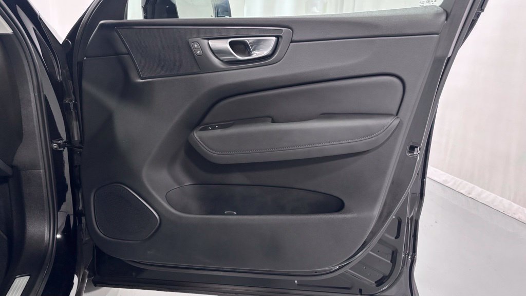 Certified 2026 Volvo XC60 B5 Plus AWD/4WD image 20