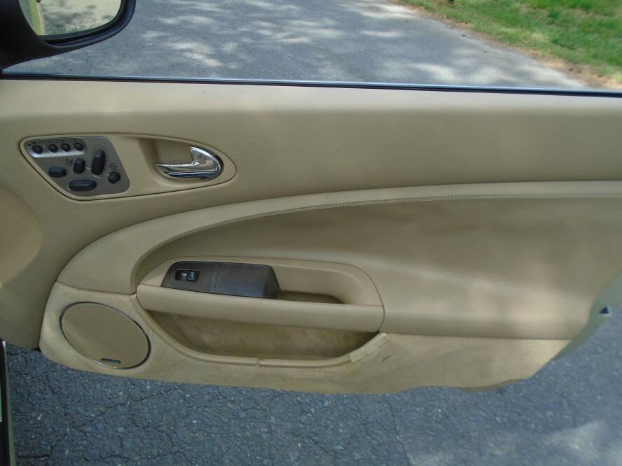 Used 2007 Jaguar XK Convertible image 19