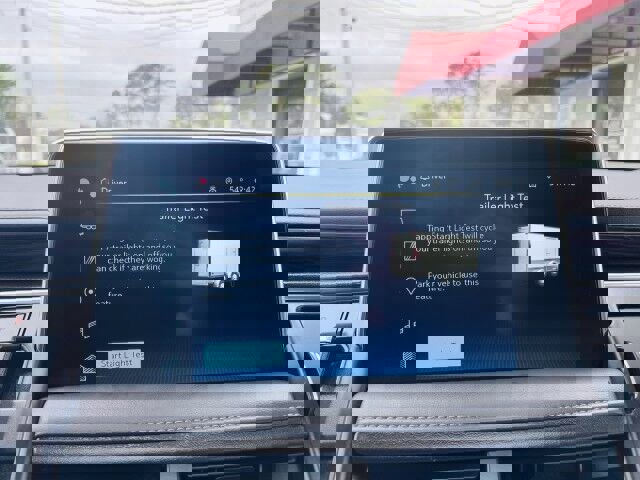 Used 2024 Chevrolet Tahoe Z71 w/ Luxury Package image 33