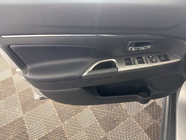 Used 2025 Mitsubishi Outlander Sport ES image 23