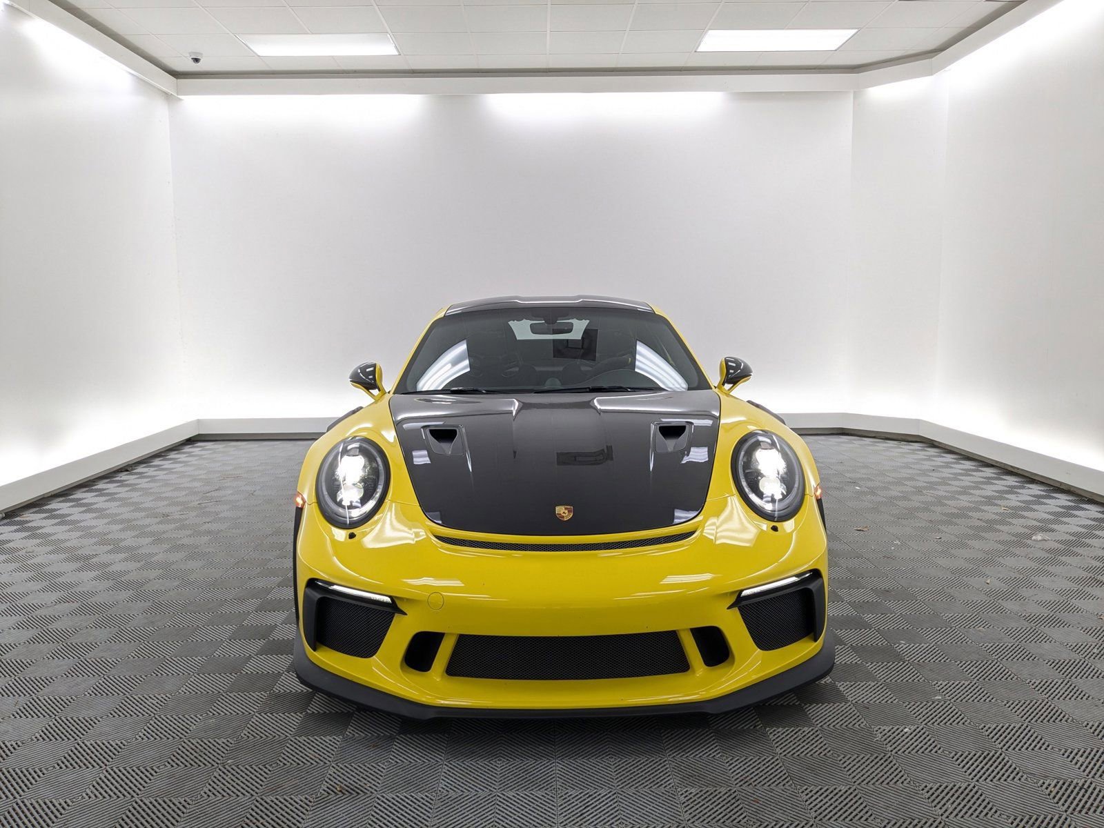 Certified 2019 Porsche 911 GT3 RS w/ Weissach Package image 6