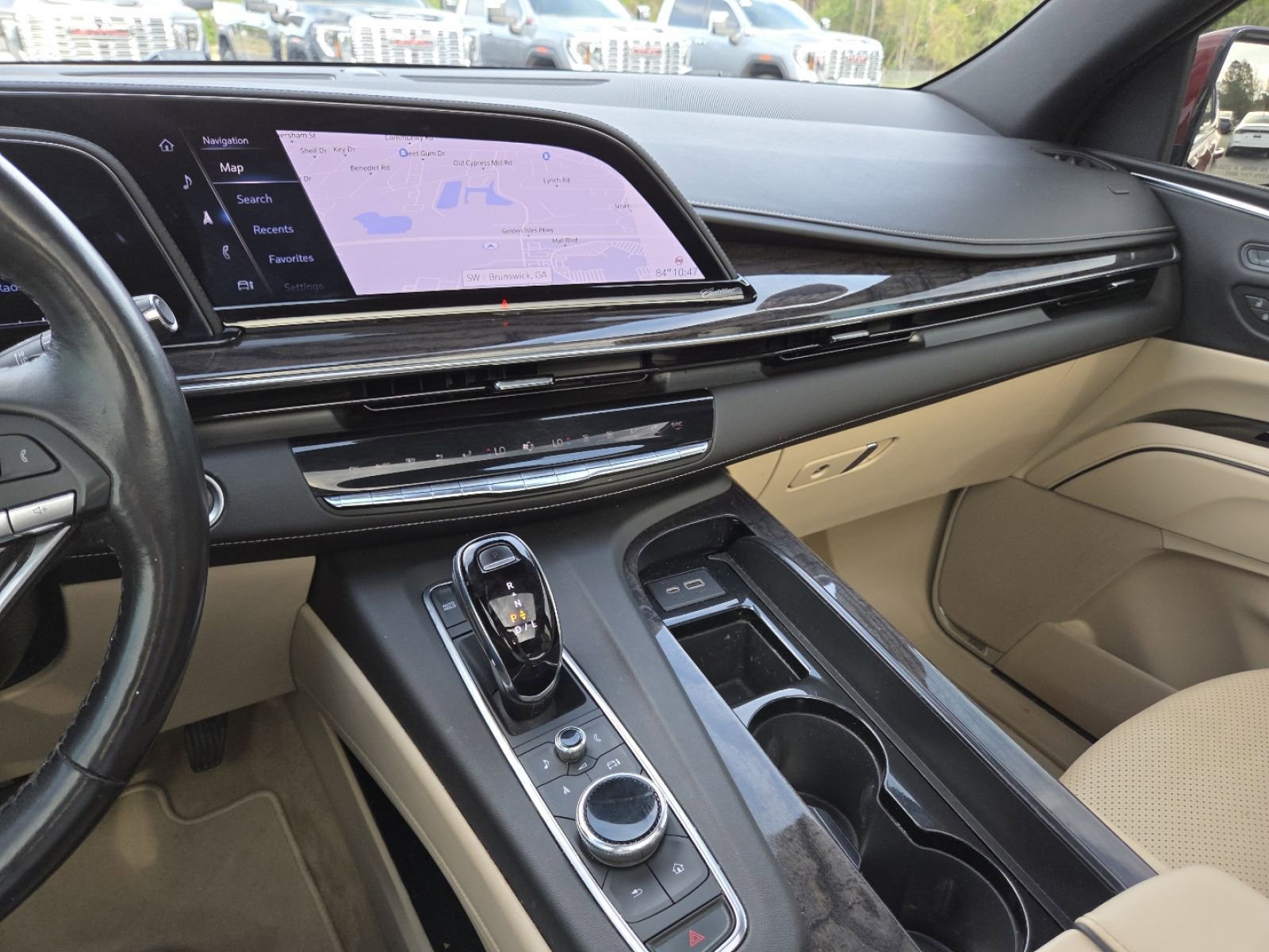 Used 2022 Cadillac Escalade Premium Luxury RWD image 31
