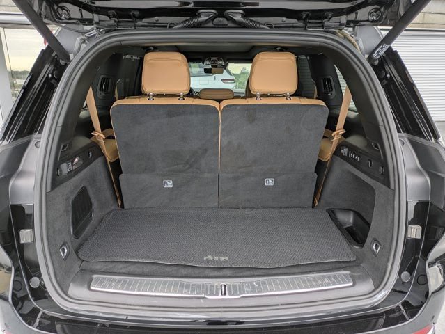 Used 2022 Jeep Grand Cherokee L Summit w/ Advanced Protech Group IV AWD/4WD image 12