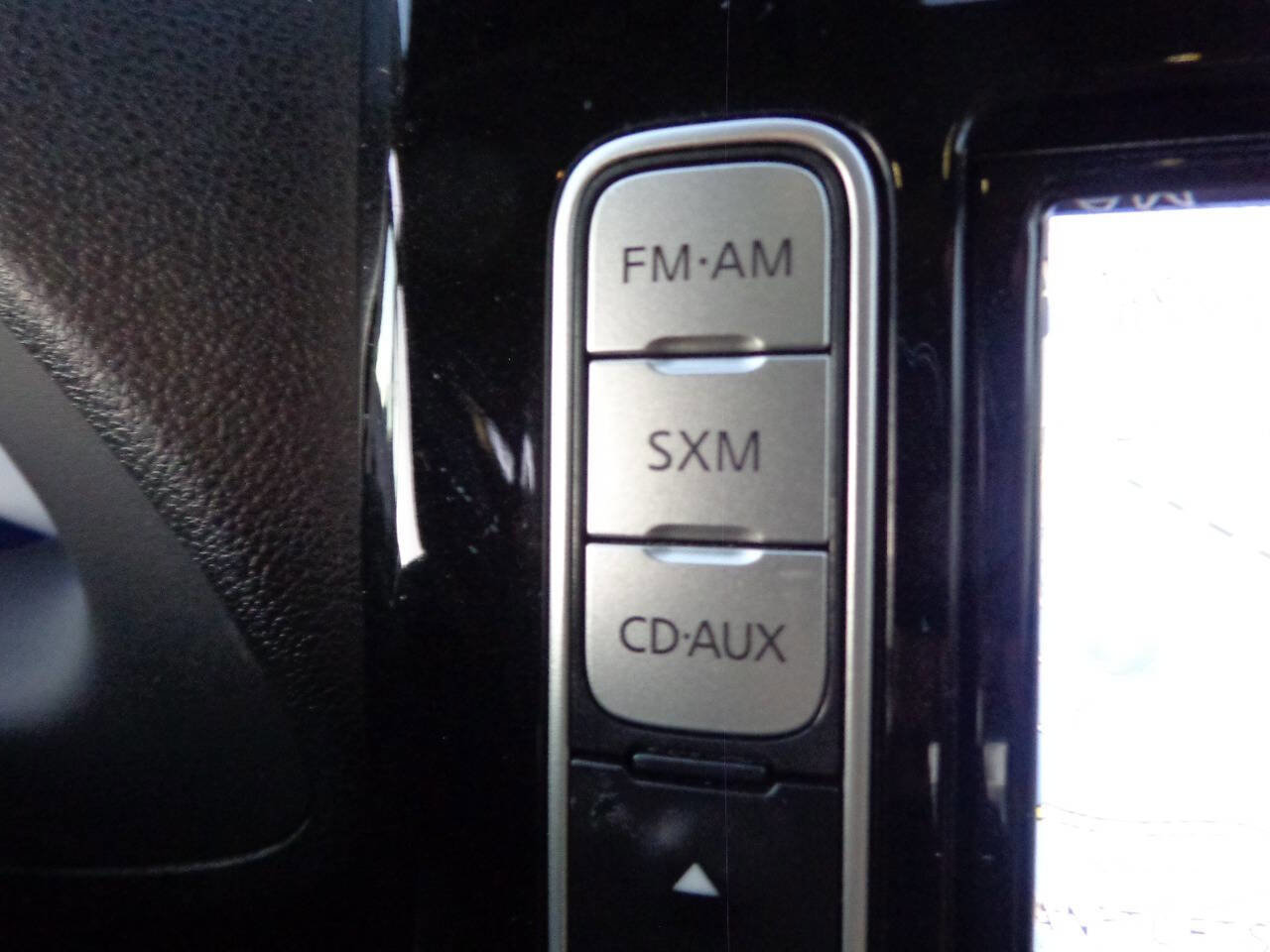 Used 2017 Nissan Leaf SL w/ Protection Package image 29