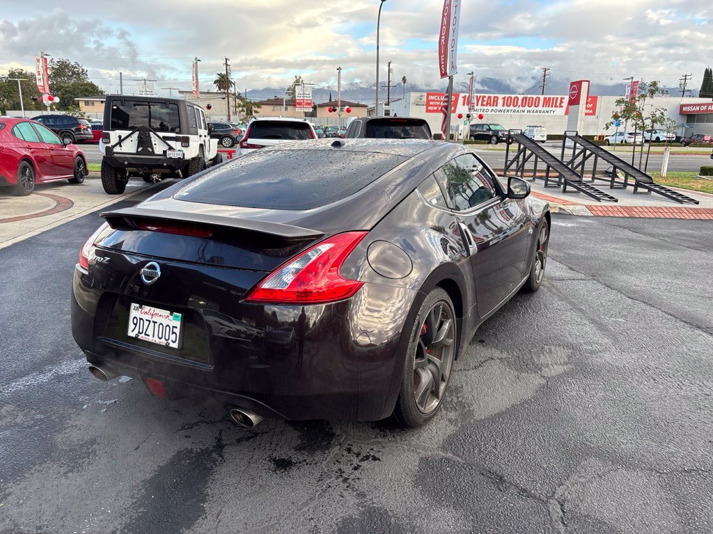 Used 2014 Nissan 370Z Touring w/ Sport Package RWD image 4