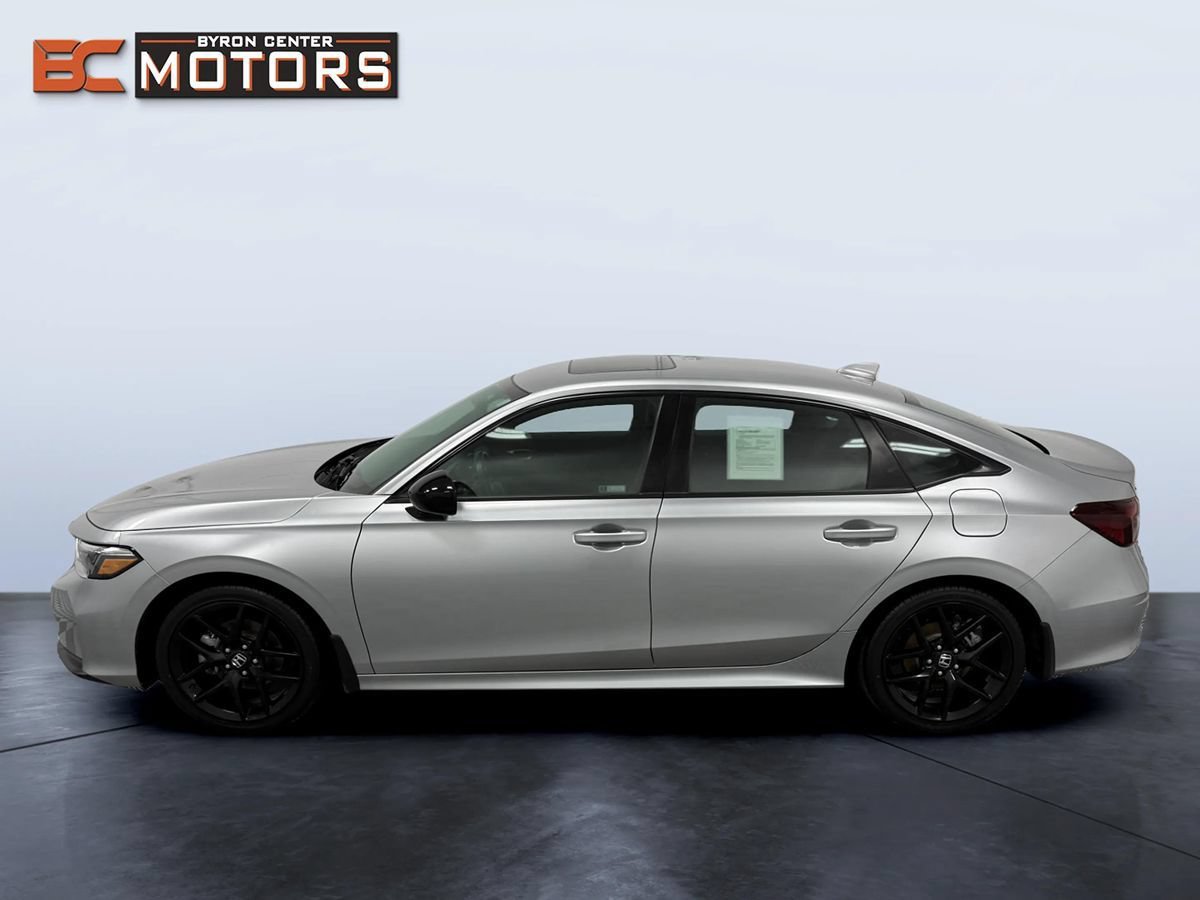 Used 2025 Honda Civic Sport image 3