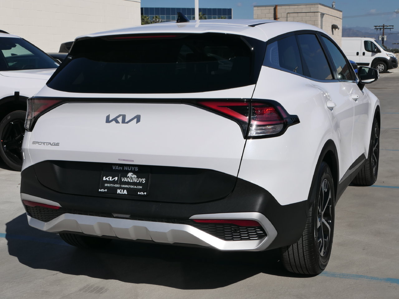Certified 2025 Kia Sportage EX FWD image 3