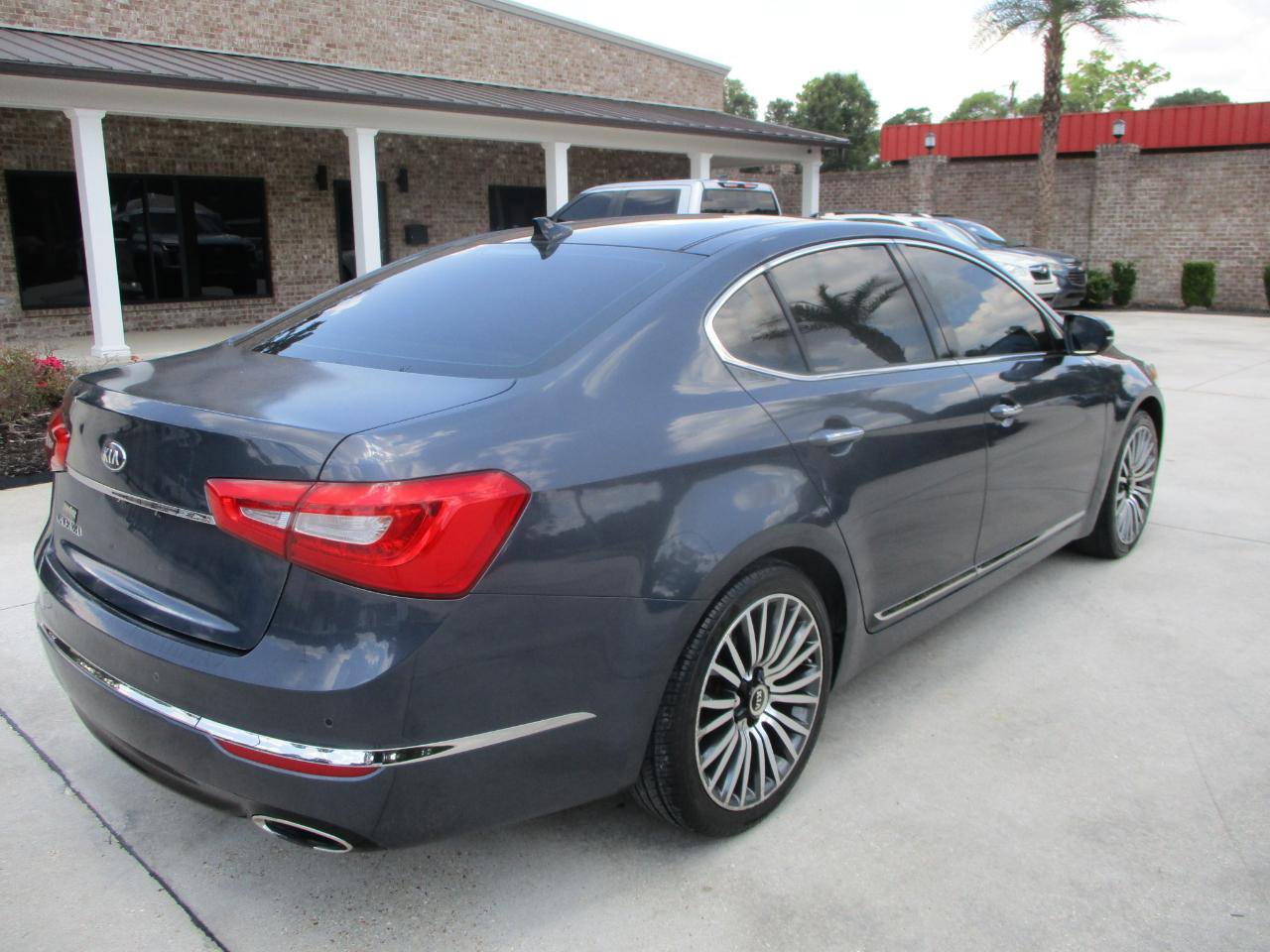 Used 2015 Kia Cadenza Premium w/ Technology Package FWD image 29