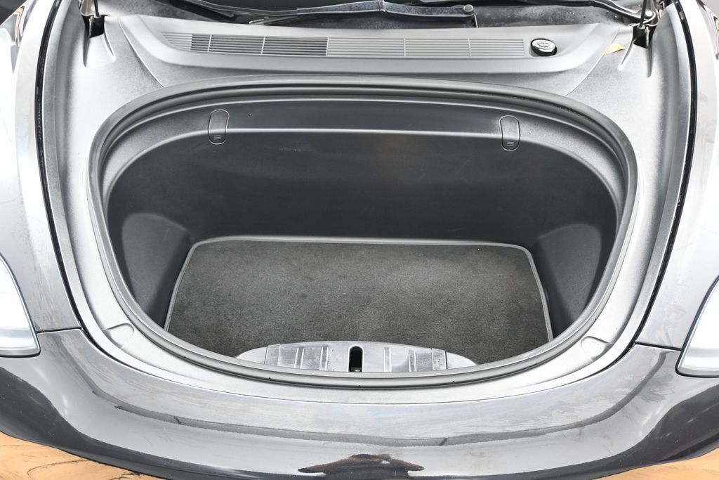 Used 2018 Tesla Model 3 Long Range RWD image 39